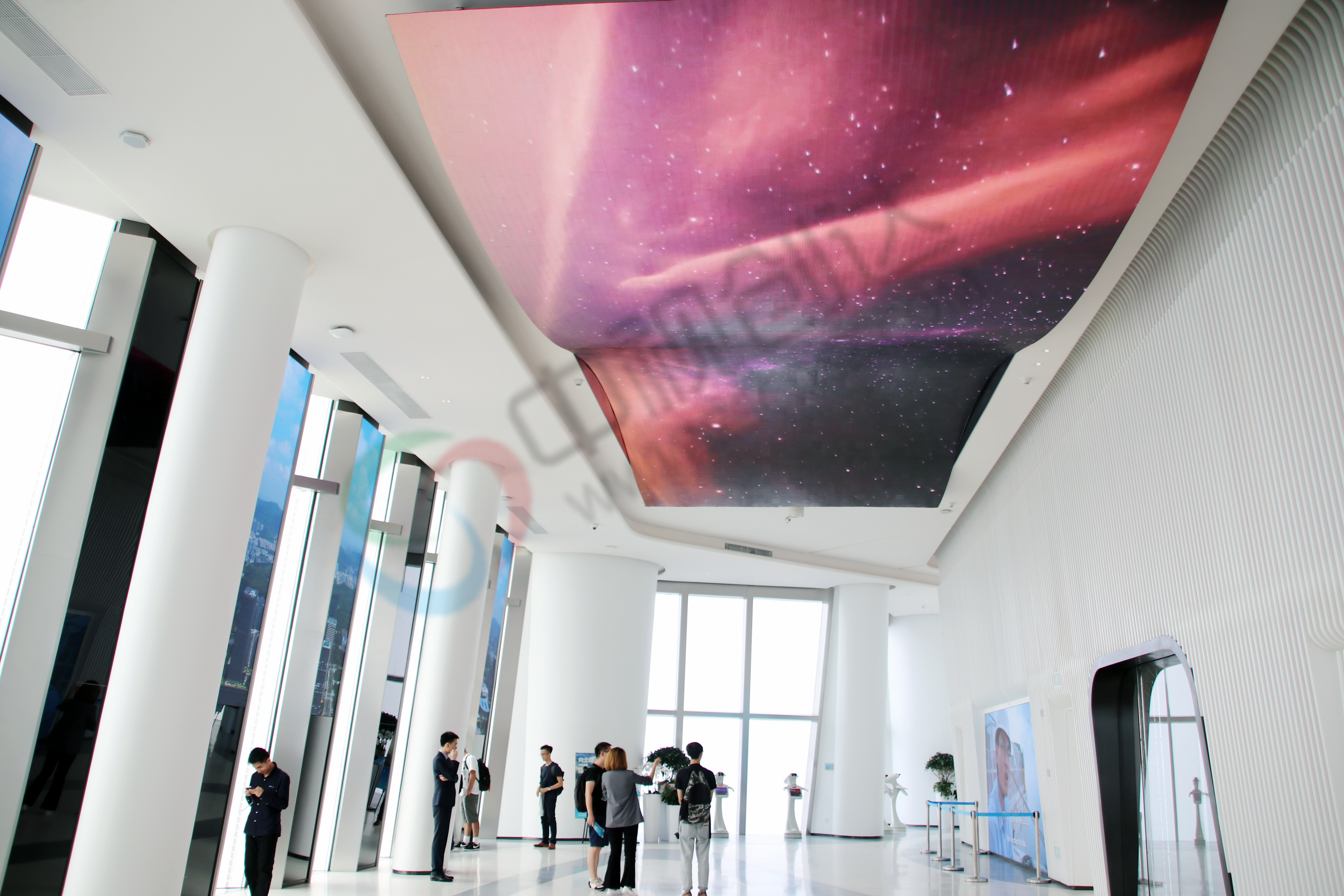 深圳平安金融中心曲面天幕屏CV4 面積60平米-1.jpg