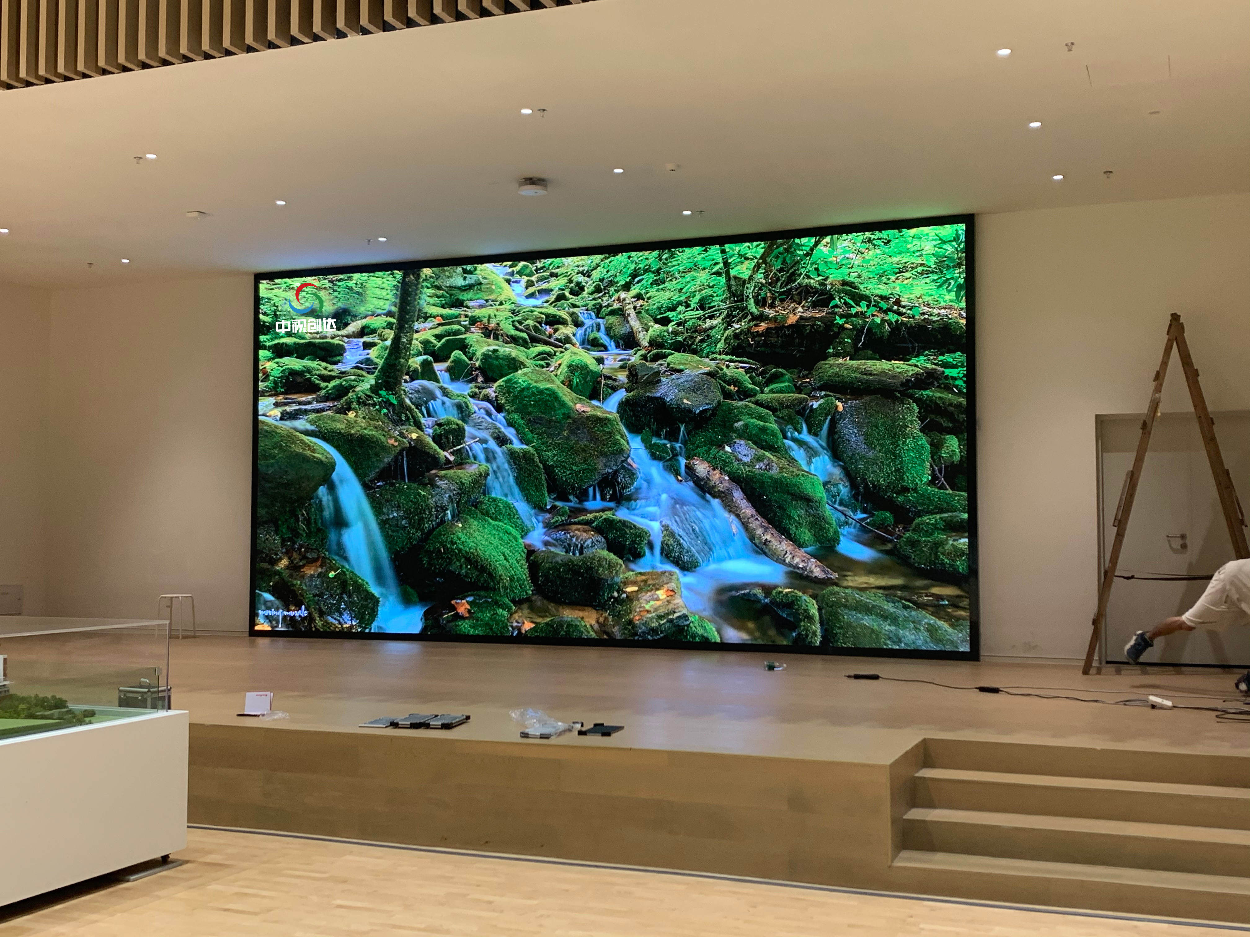 羅湖未來學校室內(nèi)體育館LED顯示屏