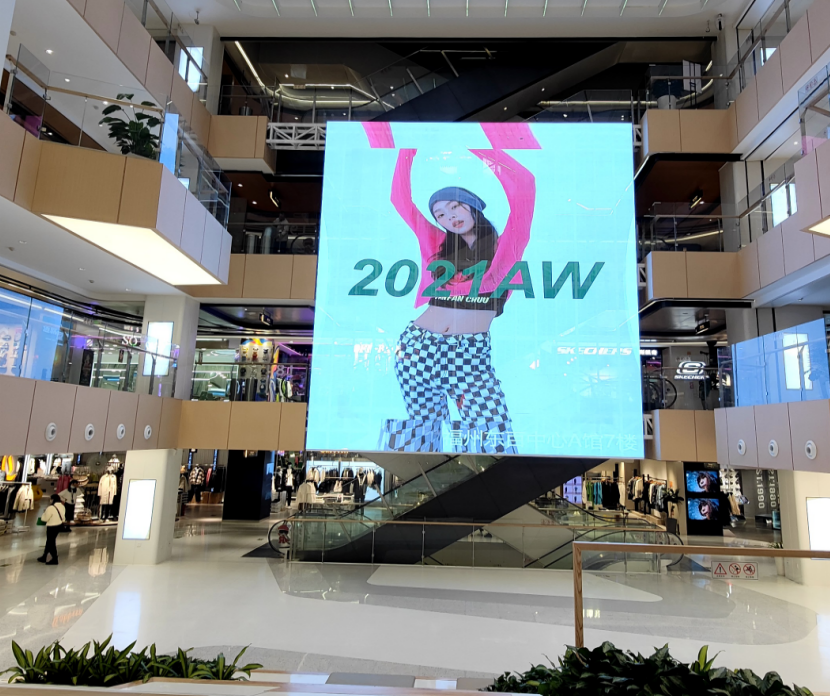 COB冷屏如何引領商場中庭的科技革新