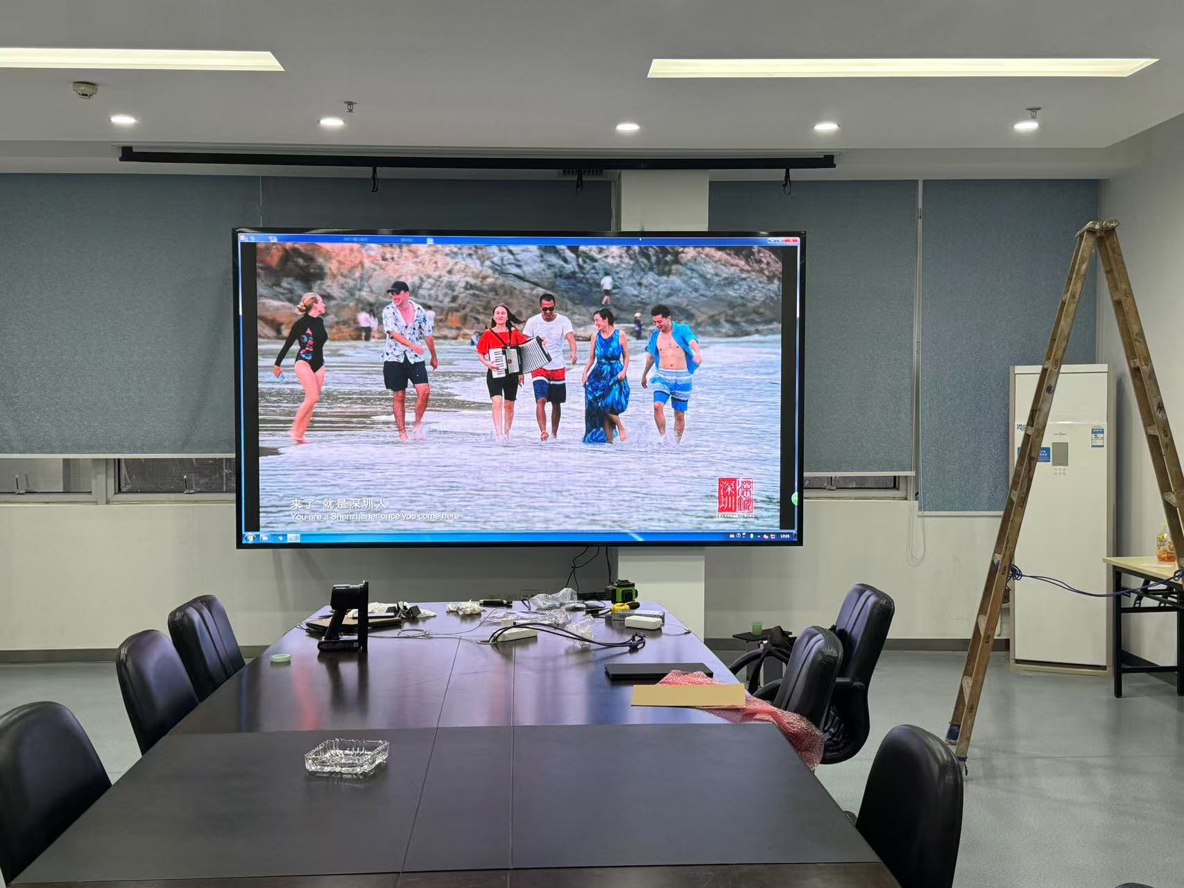 華陽光電廠房會議室LED屏項目-KC1.8-3.2*1.76米